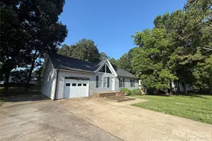 103 Kam Dr, Mooresville, NC 28115 - Photo 2