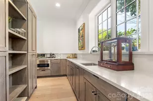 1355 S Kings Dr, Charlotte, NC 28207 - Photo 16