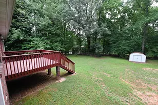 1035 E 24th St, Newton, NC 28658 - Photo 32