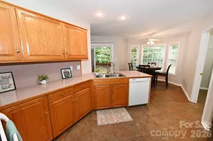 1035 E 24th St, Newton, NC 28658 - Photo 8
