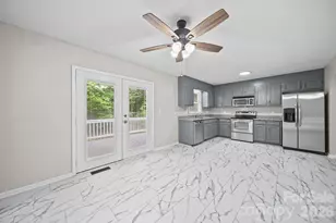 5719 Lewis Rd, Gastonia, NC 28052 - Photo 10