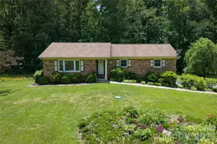 1541 Glenheath Dr, Hendersonville, NC 28791 - Photo 1