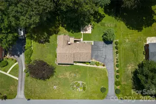 1541 Glenheath Dr, Hendersonville, NC 28791 - Photo 12