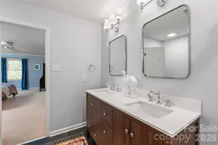 7022 Rocky Falls Rd, Charlotte, NC 28211 - Photo 32