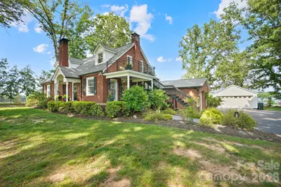 1520 5th Street NE, Hickory, NC 28601 - Photo 8