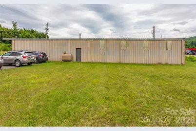 722 E Main Street, Burnsville, NC 28714 - Photo 2