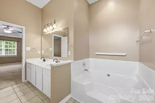 9421 Foggy Meadow Rd, Charlotte, NC 28269 - Photo 20