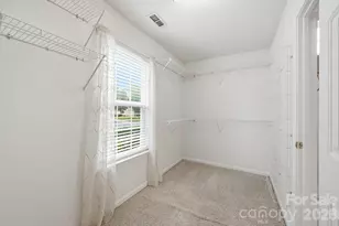9421 Foggy Meadow Rd, Charlotte, NC 28269 - Photo 18