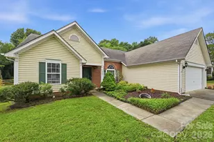 9421 Foggy Meadow Rd, Charlotte, NC 28269 - Photo 2