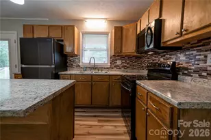 1323 N Lakewood Dr, Shelby, NC 28150 - Photo 8