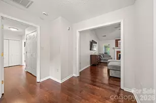 5200 Cressingham Ct, Charlotte, NC 28227 - Photo 6