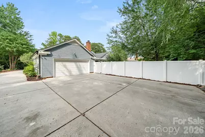 5200 Cressingham Court, Charlotte, NC 28227 - Photo 40