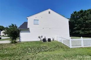 6229 Roseway Ct, Harrisburg, NC 28075 - Photo 4