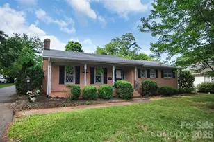 327 Arlington St, Forest City, NC 28043 - Photo 2