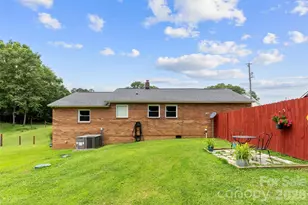 810 Bradley Rd, Dallas, NC 28034 - Photo 32
