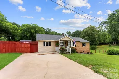 810 Bradley Road, Dallas, NC 28034 - Photo 2