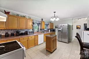 810 Bradley Rd, Dallas, NC 28034 - Photo 16