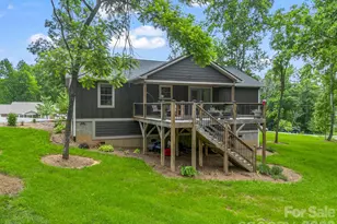 100 Walt Dr, Hendersonville, NC 28792 - Photo 2