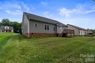 4944 Southview Dr, Hickory, NC 28602 - Photo 6