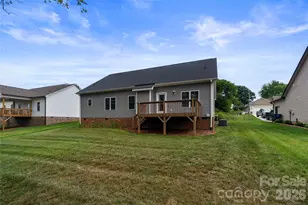 4944 Southview Dr, Hickory, NC 28602 - Photo 8
