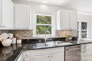 723 Walnut Point Dr, Matthews, NC 28105 - Photo 16
