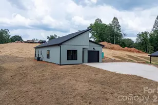 913 Overlook Dr SW, Lenoir, NC 28645 - Photo 1