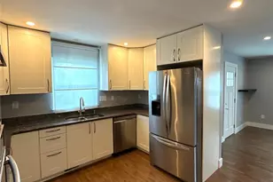300 E Peterson Dr, Charlotte, NC 28217 - Photo 8