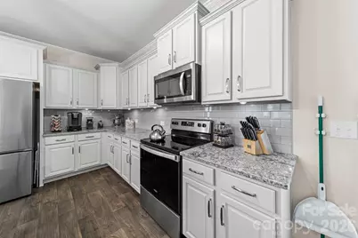 121 Mercer Street, Mooresville, NC 28115 - Photo 16