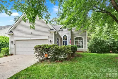 4710 Kirkgard Trail, Charlotte, NC 28269 - Photo 2