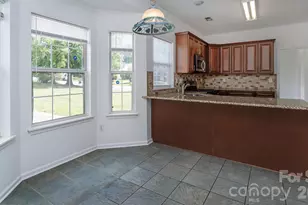 11807 Song Sparrow Ln, Charlotte, NC 28269 - Photo 12
