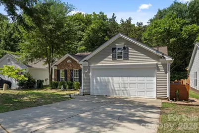 4313 Bubbling Brook Court, Charlotte, NC 28278 - Photo 4