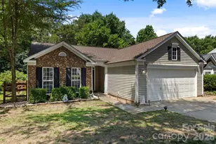 4313 Bubbling Brook Ct, Charlotte, NC 28278 - Photo 2