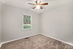 505 S 13th St, Bessemer City, NC 28016 - Photo 12