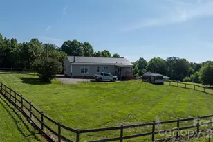 3015 Farm Pond Ln, Granite Falls, NC 28630 - Photo 6