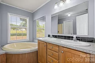 3015 Farm Pond Ln, Granite Falls, NC 28630 - Photo 24