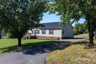 3015 Farm Pond Ln, Granite Falls, NC 28630 - Photo 4
