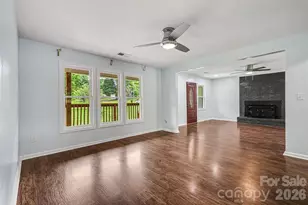 9902 Forest Dr, Charlotte, NC 28216 - Photo 10