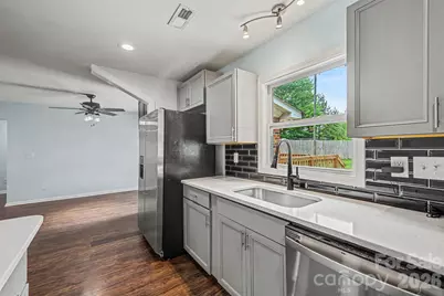 9902 Forest Drive, Charlotte, NC 28216 - Photo 16