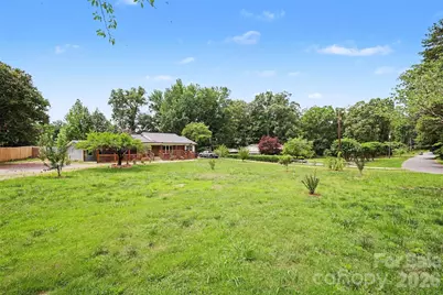 9902 Forest Drive, Charlotte, NC 28216 - Photo 38