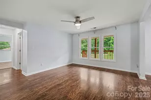 9902 Forest Dr, Charlotte, NC 28216 - Photo 10
