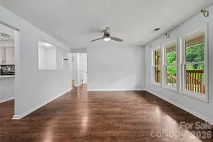 9902 Forest Dr, Charlotte, NC 28216 - Photo 12