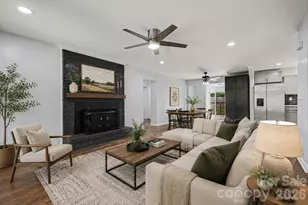 9902 Forest Dr, Charlotte, NC 28216 - Photo 6