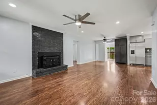 9902 Forest Dr, Charlotte, NC 28216 - Photo 4