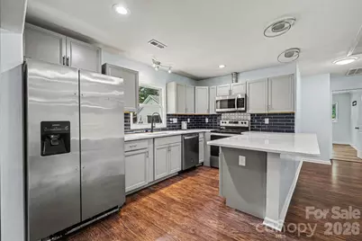 9902 Forest Drive, Charlotte, NC 28216 - Photo 14