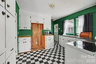 517 N Carolina Ave, Maiden, NC 28650 - Photo 8