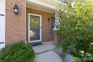 5904 Ellimar Field Ln, Charlotte, NC 28215 - Photo 2