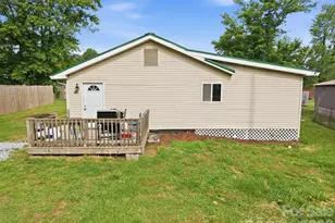 104 Jody St, East Flat Rock, NC 28726 - Photo 2