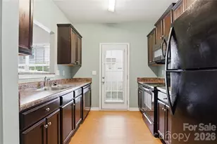 3627 Danvers St, Charlotte, NC 28213 - Photo 4