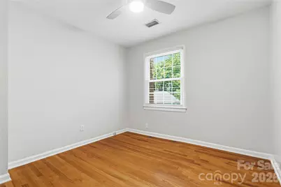 525 Wakefield Drive, Charlotte, NC 28209 - Photo 30