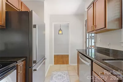 525 Wakefield Drive, Charlotte, NC 28209 - Photo 12